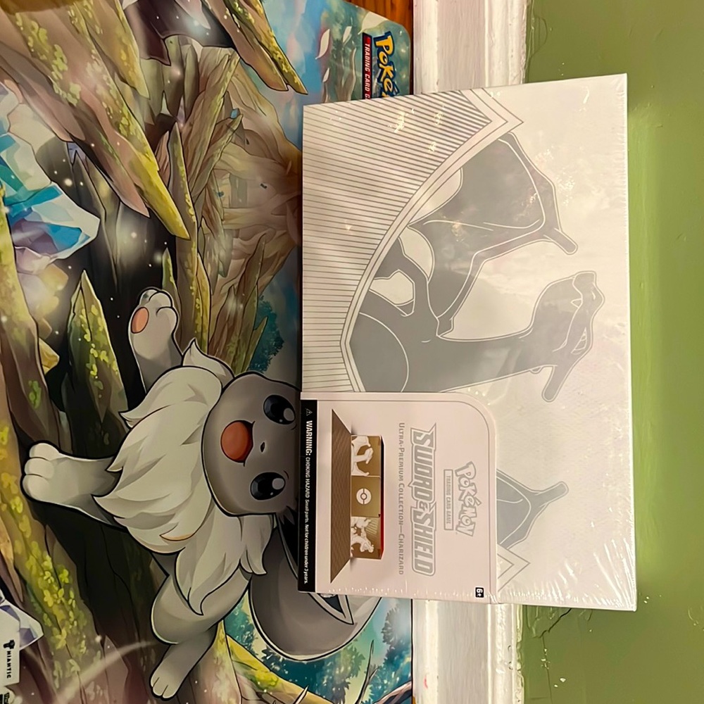 Charizard Ultra Premium Collection